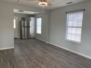 1909 N Hancock Ave in Odessa, TX - Foto de edificio - Building Photo