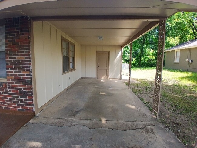 572 Jenson Rd in Memphis, TN - Building Photo - Building Photo