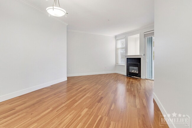 15350-1516A 16A Ave in Surrey, BC - Building Photo - Building Photo