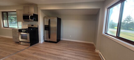 10051 Magnolia St NW in Coon Rapids, MN - Building Photo - Building Photo