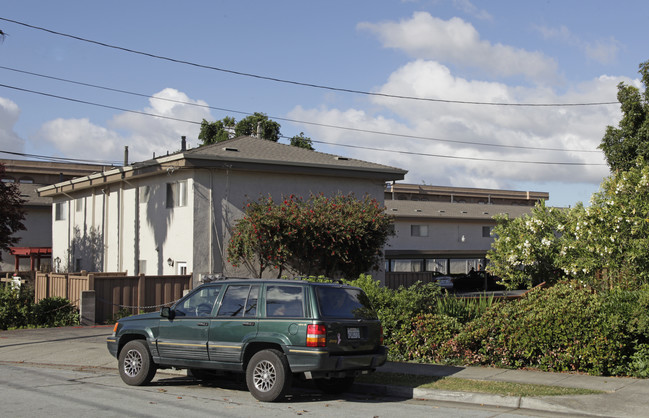 Forest Avenue Apartments in Castro Valley, CA - Building Photo - Building Photo