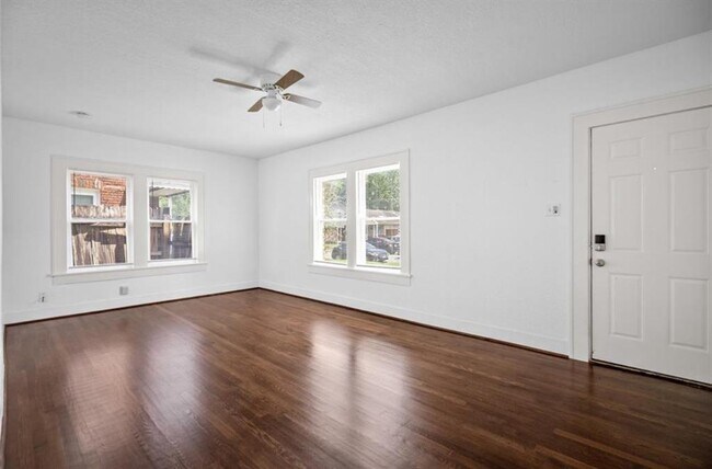 2421 Isabella St in Houston, TX - Building Photo - Building Photo