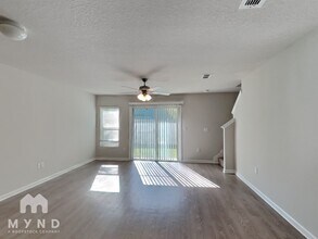 12712 Camden Rd in Jacksonville, FL - Foto de edificio - Building Photo