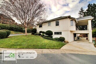 3112 Riesling Path in Redding, CA - Building Photo - Building Photo