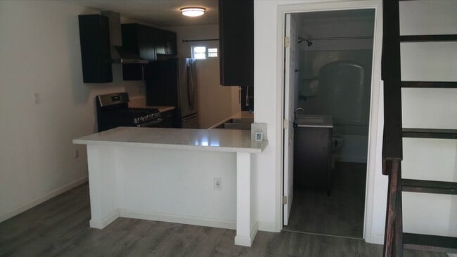 3083 Mission Village Dr in San Diego, CA - Building Photo - Building Photo