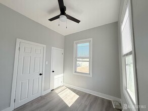 46 Hayward Ave in Carteret, NJ - Building Photo - Building Photo