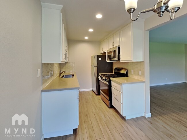 2336 Villanova Cir in Sacramento, CA - Building Photo - Building Photo