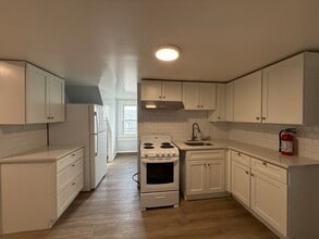 397 Clifton Ave, Unit 3 in Clifton, NJ - Foto de edificio - Building Photo