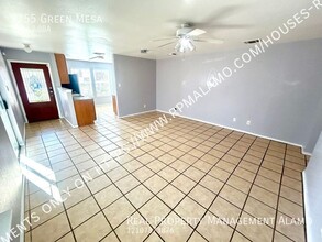 9755 Green Mesa in San Antonio, TX - Building Photo - Building Photo