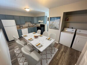 Eastcrest Apartments in Colorado Springs, CO - Building Photo - Building Photo