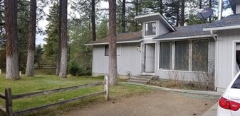 2122-2124 W Regina Ave in Spokane, WA - Building Photo