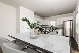 102 Percheron Dr in Summerville, SC - Foto de edificio - Building Photo