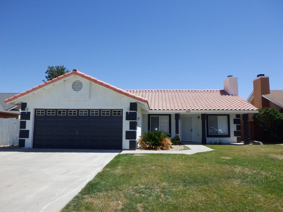530 Las Colinas St in Tehachapi, CA - Building Photo
