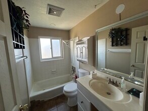 1184 N 575 W in Clinton, UT - Building Photo - Building Photo