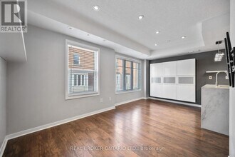 23 Frances Loring Ln in Toronto, ON - Building Photo - Building Photo