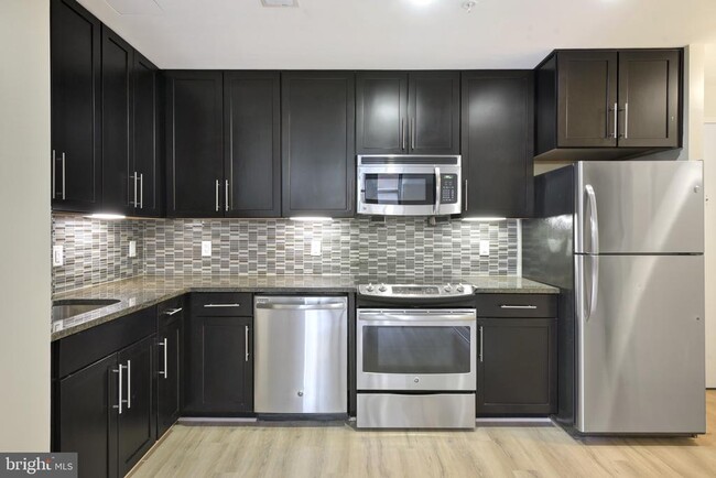 property at 2 M St NE