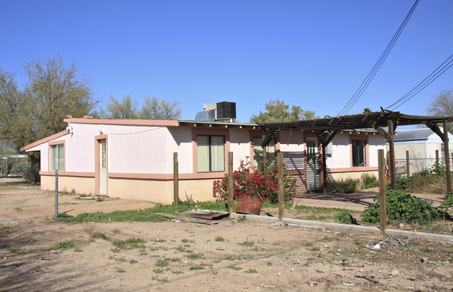 Trails West Mobile Home Park in Apache Junction, AZ - Building Photo - Building Photo