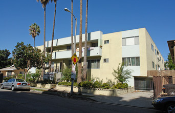 6643 De Longpre Ave in Los Angeles, CA - Building Photo - Building Photo