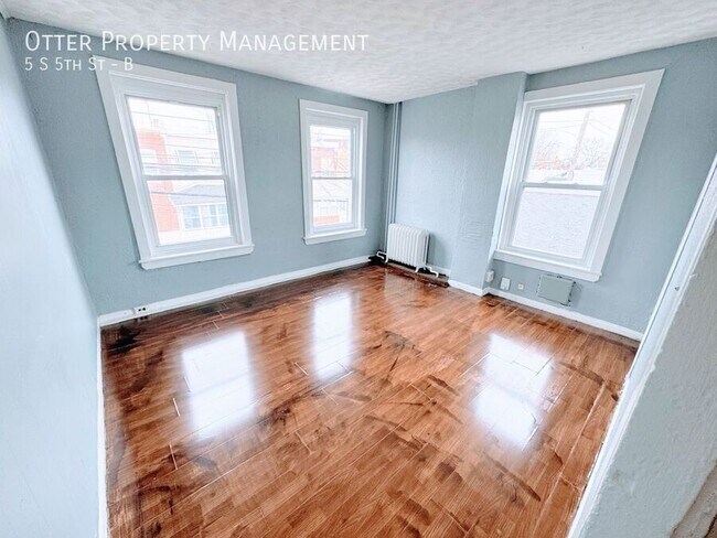 5 S 5th St-Unit -B in Darby, PA - Building Photo - Building Photo