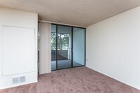 Interior Photo - Fairway Tower and Manor Apartamentos in Akron, Ohio