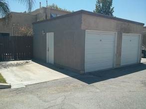 6 Townhouses in San Bernardino, CA - Building Photo - Building Photo