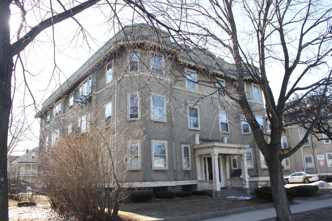 Capitol Square in Arlington, MA - Building Photo