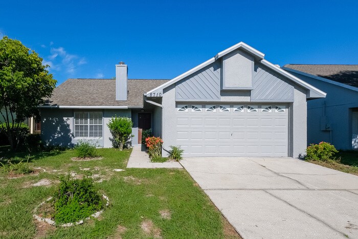 8710 Mc Adam Pl in Tampa, FL - Building Photo