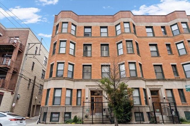 property at 1048 W Lawrence Ave