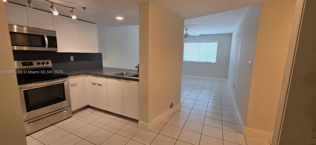 55 E 4th St in Hialeah, FL - Building Photo - Building Photo