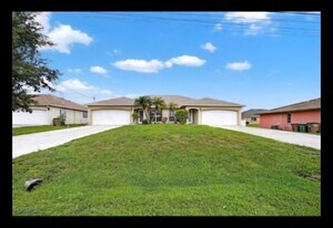 518 SE 5th Pl in Cape Coral, FL - Building Photo