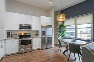 144 Elk Pl in New Orleans, LA - Building Photo - Building Photo