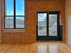 Jefferson Mills in Jefferson, MA - Foto de edificio - Building Photo