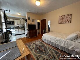 104 Warren St, Unit 92-205 in Boston, MA - Building Photo