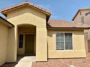 3821 Bombastic Ct in Las Vegas, NV - Building Photo - Building Photo