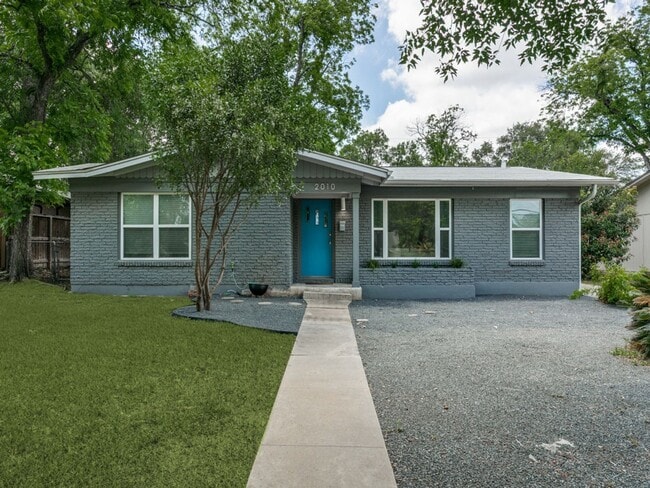 2010 Edgehill Dr