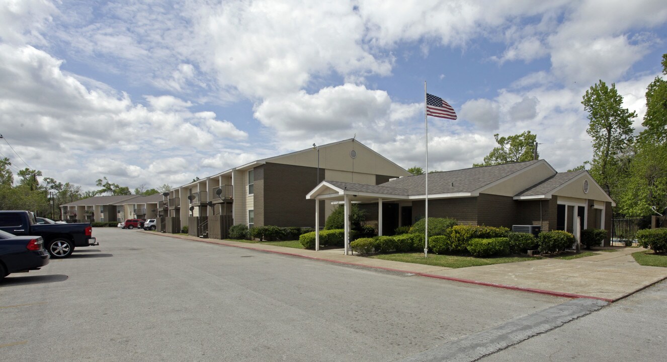 Forest Grand Apartments in Liberty, TX - Foto de edificio
