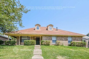 5221 Hollow Bend Ln in Garland, TX - Building Photo