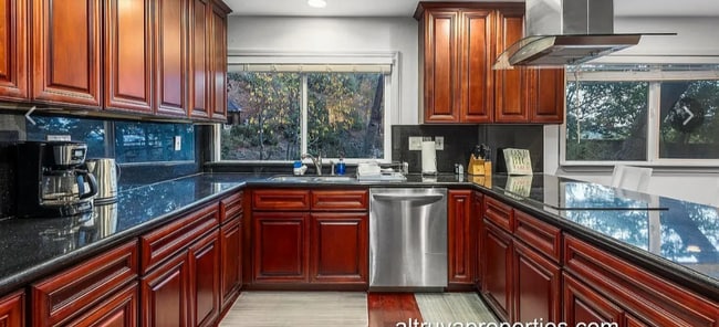 40 Corte De Rosas in Moraga, CA - Foto de edificio - Building Photo