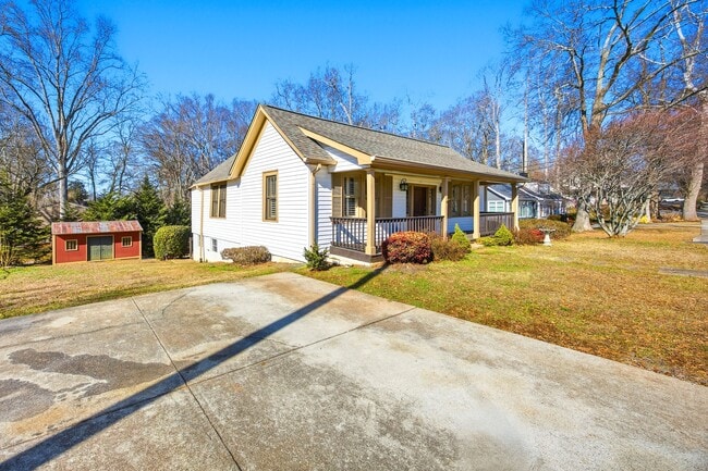 209 W Shadburn Ave in Buford, GA - Building Photo - Building Photo