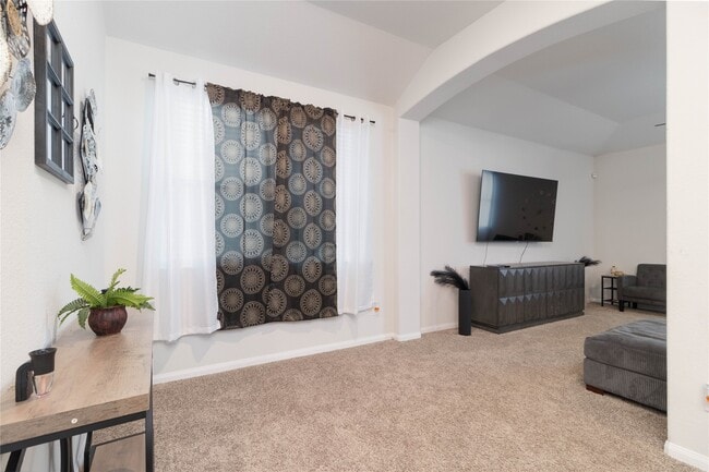 property at 2209 Cedar Vly Dr