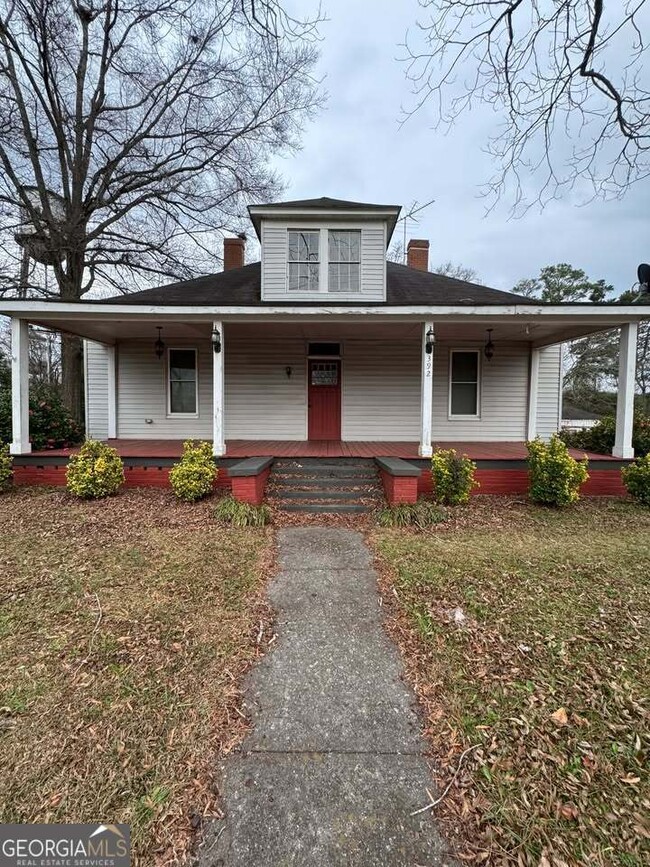 property at 392 S Cherokee Rd