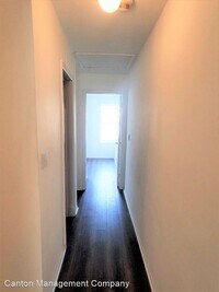 2120 Division St photo'