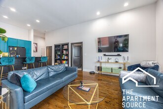 2409 W Catalpa Ave in Chicago, IL - Building Photo - Building Photo