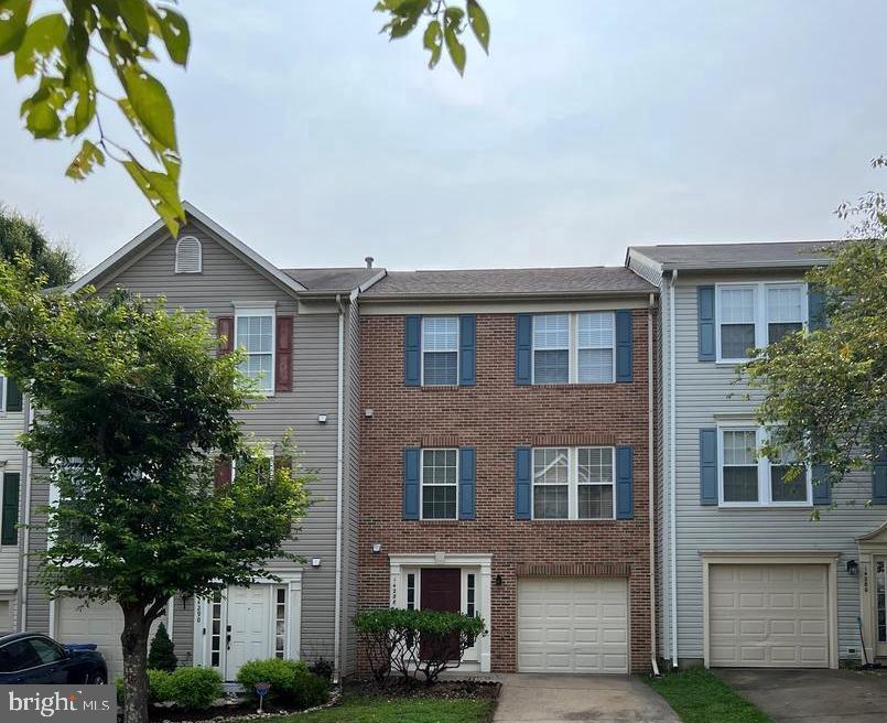 14288 Glade Spring Dr in Centreville, VA - Building Photo
