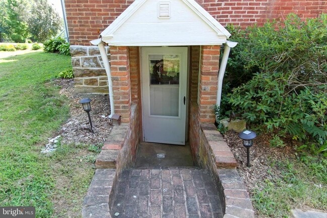 property at 568 Smithfield Ln