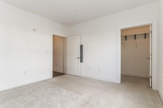 827 Stiller Ln in Monroe Township, NJ - Building Photo - Building Photo