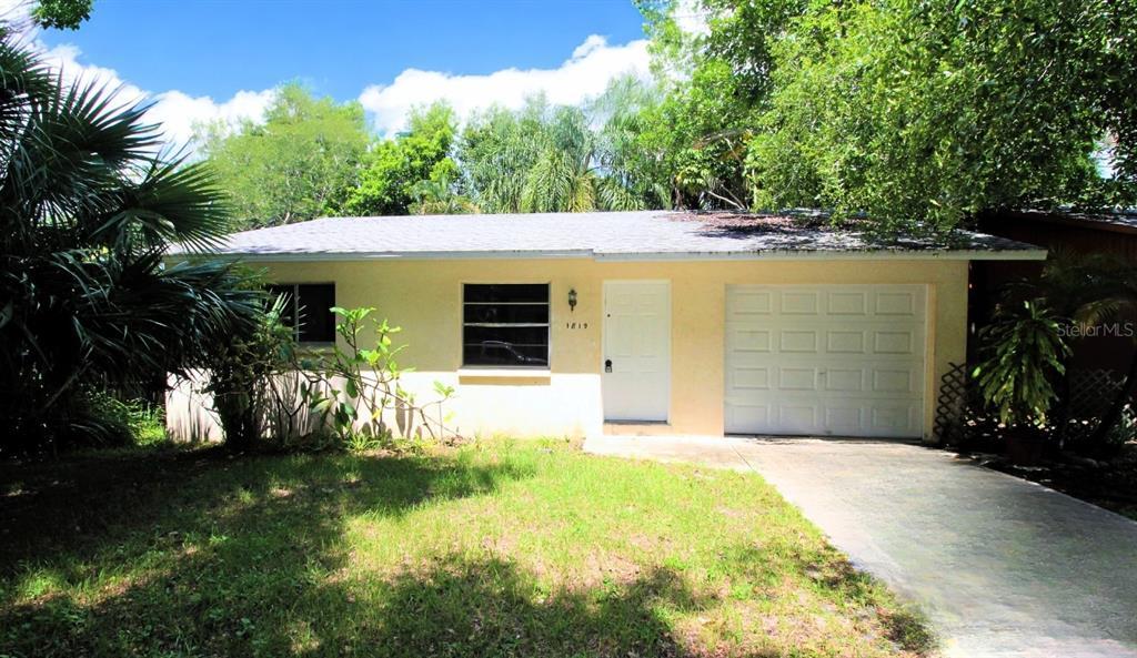 1819 Vamo Dr in Sarasota, FL - Building Photo