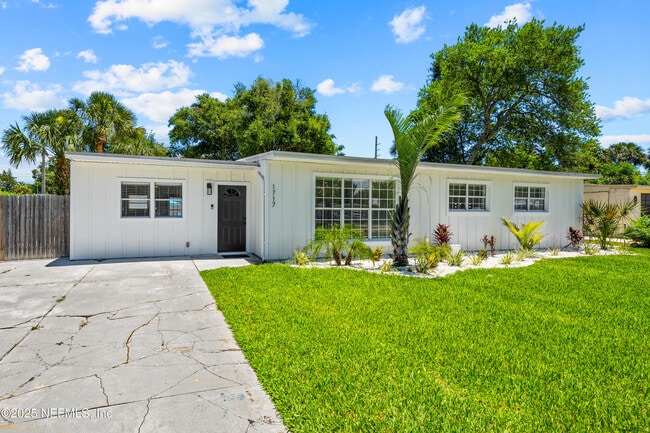 1717 Sunset Dr in Jacksonville Beach, FL - Building Photo - Building Photo