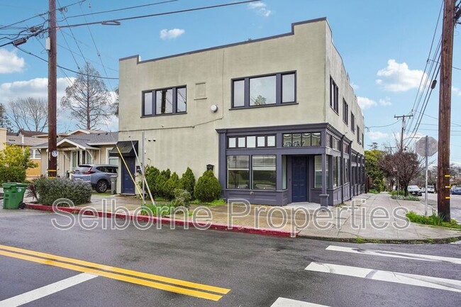 2800 Madera Ave in Oakland, CA - Foto de edificio - Building Photo