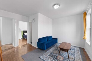 402 E 11th St in New York, NY - Building Photo